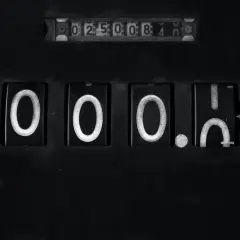 Liczniki pokazują 00.0. Czy zero jest parzyste? To pytanie, na które odpowiedź jest zawsze tak, nawet gdy licznik wskazuje zero.