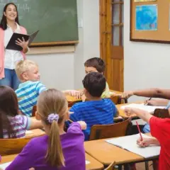 Czy pedagog może być wychowawcą klasy? Sprawdź ważne informacje