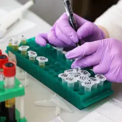 Co to jest mol w chemii i dlaczego jest tak ważny w nauce?