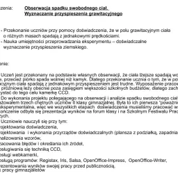 Eksperyment z kamerką CCD bada spadek swobodny ciał, pokazując, że w próżni spadają one z tym samym przyspieszeniem grawitacyjnym.