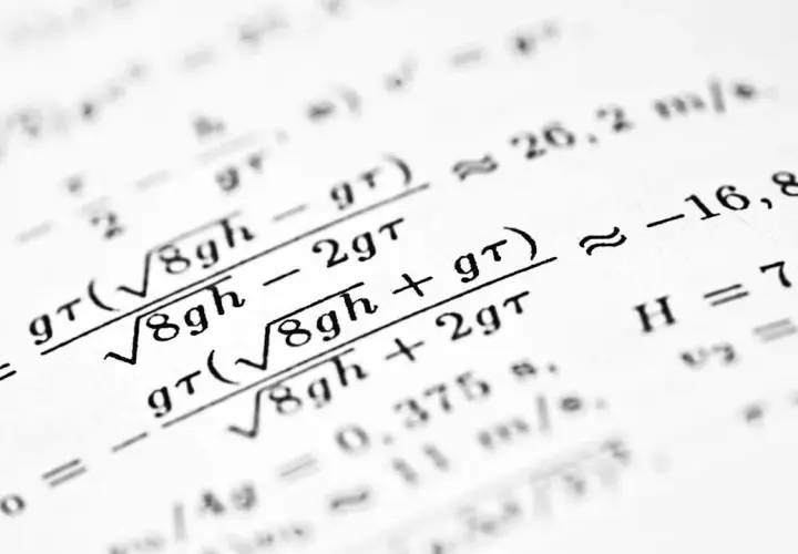 Matematyka na studiach wyższych: czego uczelnie oczekują i jak się przygotować