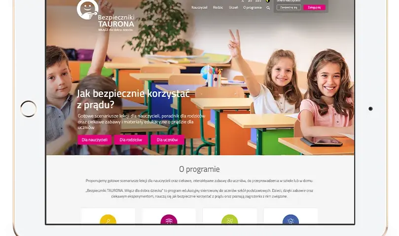 Zabawa w nauczycielkę: Kreatywna edukacja dla dzieci w domu