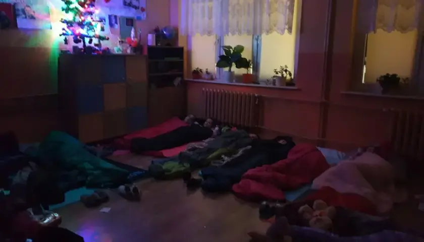 Noc w szkole: 10 kreatywnych pomysłów na niezapomniane zabawy