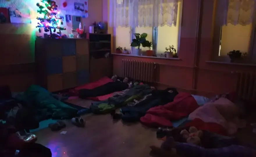 Noc w szkole: 10 kreatywnych pomysłów na niezapomniane zabawy