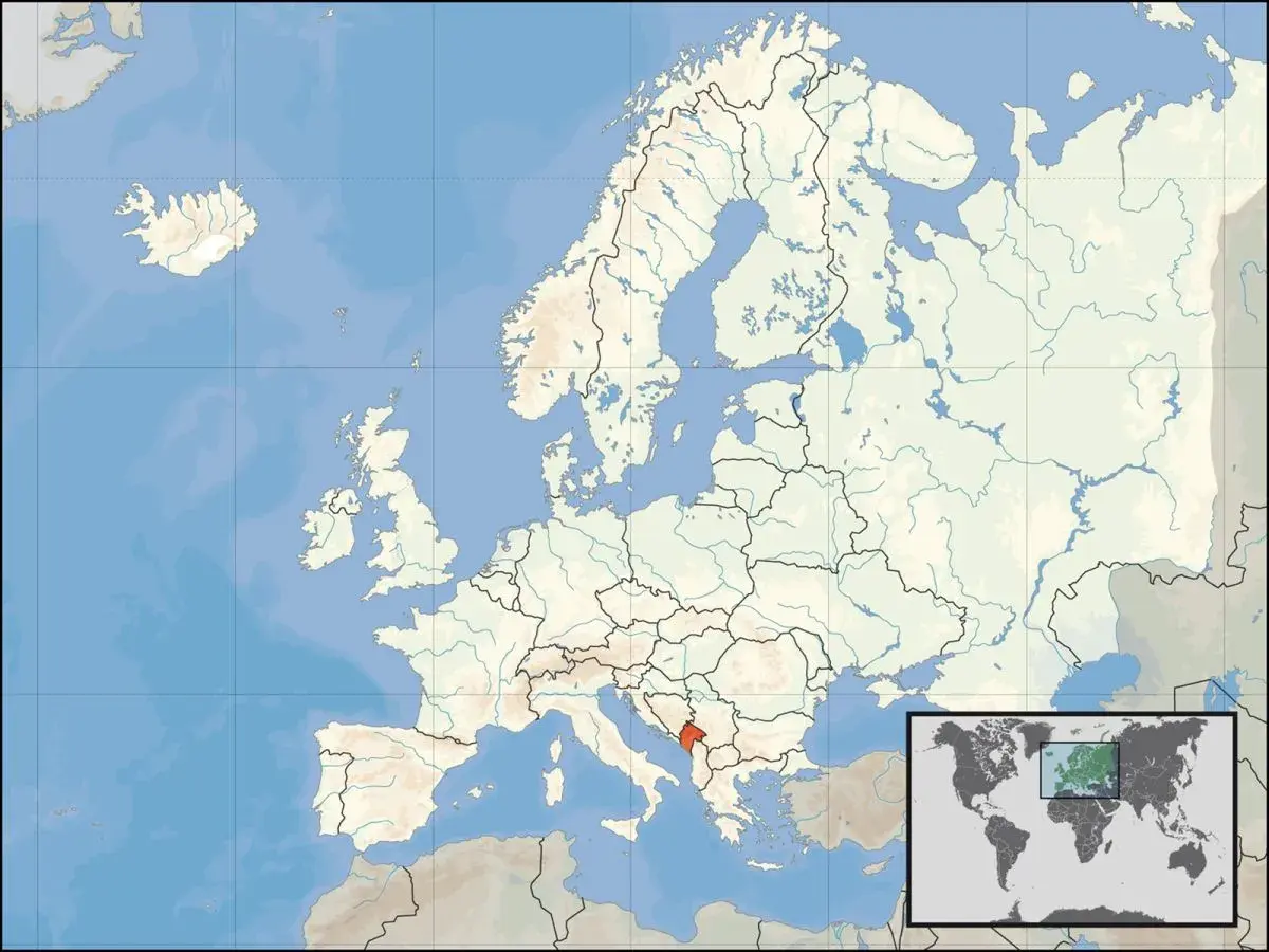 Mapa Europy z zaznaczonym Kosowem, najmłodszym państwem Europy.
