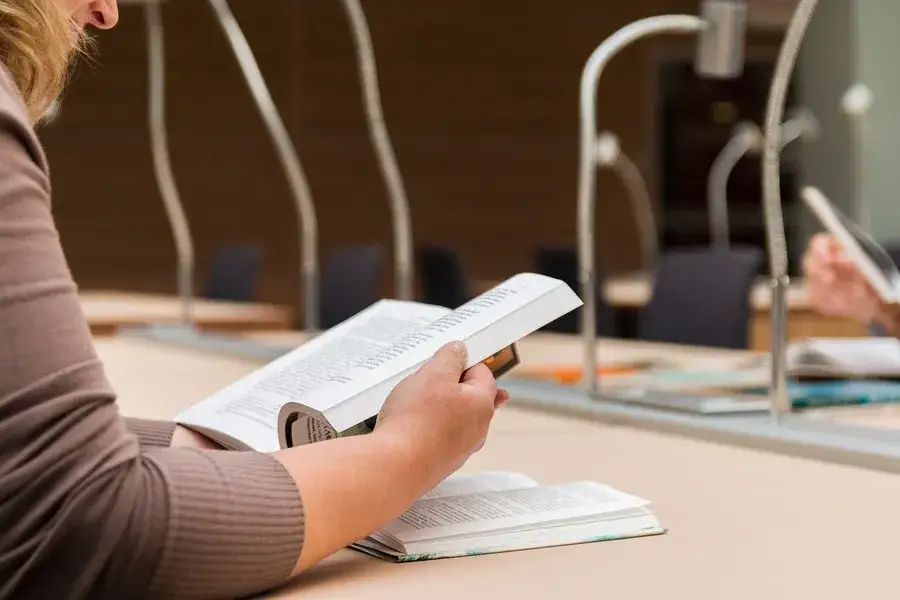 Zdjęcie Ile razy można zdawać maturę? Odkryj zasady i limity podejść